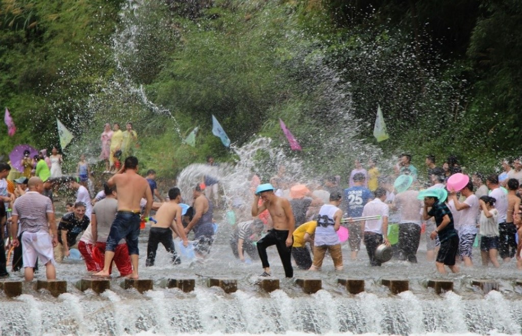 日高町の「黒竹」を使った「水かけ祭り」を開催し、親子に最高の夏を届けたい！！_3